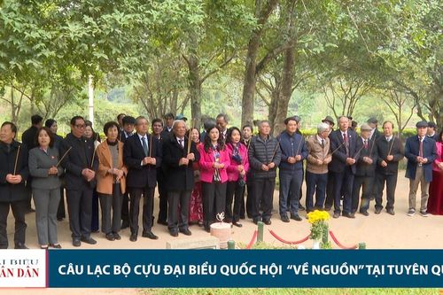 Câu lạc bộ Cựu đại biểu Quốc hội tham dự chương trình 'Về nguồn' tại Tuyên Quang
