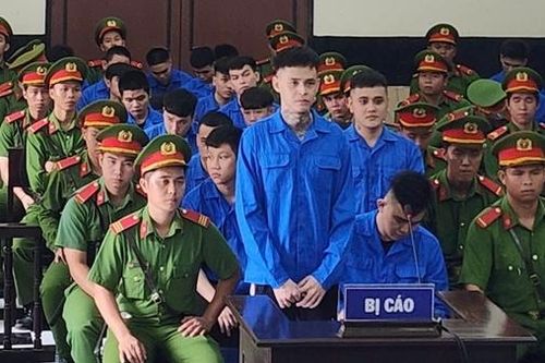 Tuyên án 31 bị cáo trong vụ bắn nhau vì tiền xăm hình