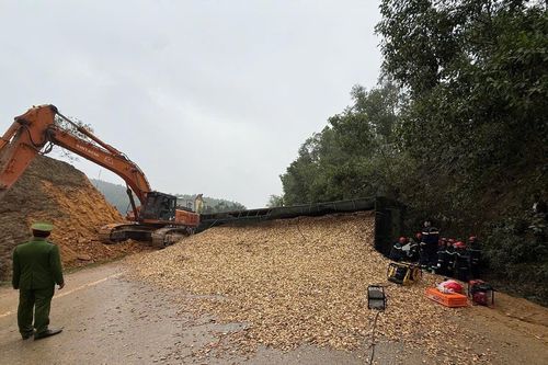 3 ô tô tông nhau kinh hoàng trên Quốc lộ 47B, 1 người tử vong