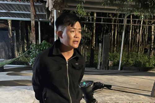 Mâu thuẫn trong ăn nhậu, thanh niên chém bạn, trộm xe máy bỏ trốn