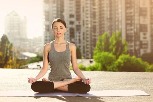 Những lợi ích khi ngồi khoanh chân