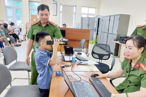 Những người sinh vào những năm nào phải cấp đổi thẻ căn cước trong năm 2026?