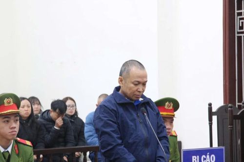 Cuộc trò chuyện không vui của 2 người bàn chuyện trong hơi men