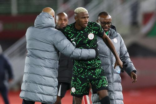 Osimhen và Lookman tranh cãi giữa chiến thắng 4-0 của Nigeria