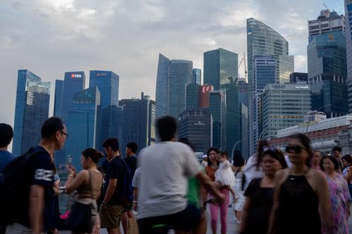 Tăng trưởng GDP năm 2025 của Việt Nam gần gấp đôi Singapore