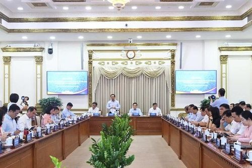 Thành phố Hồ Chí Minh quyết tâm thực hiện mục tiêu tăng trưởng 2 con số
