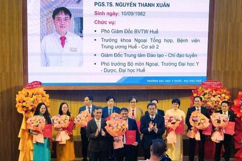 Trường đại học Y-Dược Huế bổ nhiệm 12 tân Giáo sư, Phó Giáo sư năm 2025