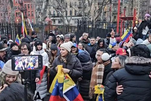 Tổng thống Venezuela tuyên bố vô tội