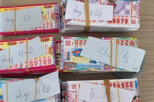 Trả lại 2.140 tờ vé số cho người đánh rơi