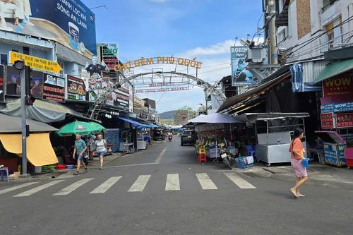 Dừng hoạt động chợ đêm Phú Quốc