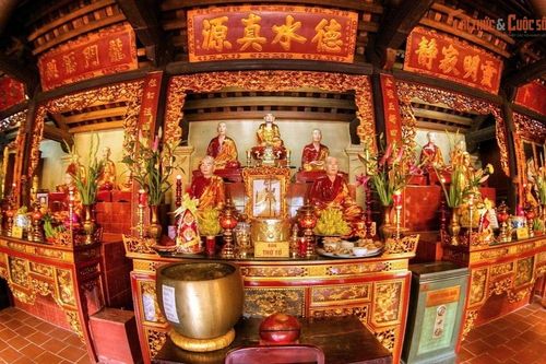 Điều độc nhất vô nhị ở ngôi chùa cổ nhất Hà Nội