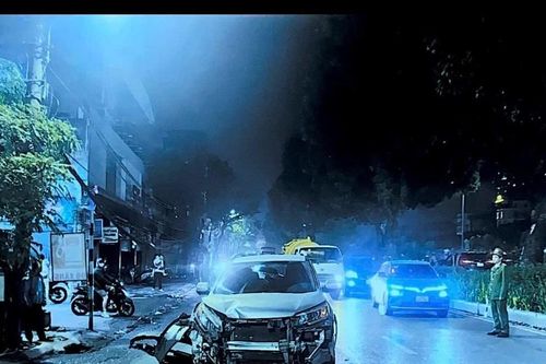 Công an Hà Nội tìm người chứng kiến vụ va chạm giao thông trên đường Láng