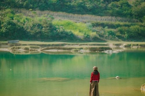 Về Cao Bằng mùa đông, lạc giữa cỏ cháy và những dòng sông xanh ngọc