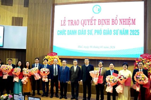 Bổ nhiệm 12 Giáo sư, Phó Giáo sư của Trường ĐH Y Dược Huế