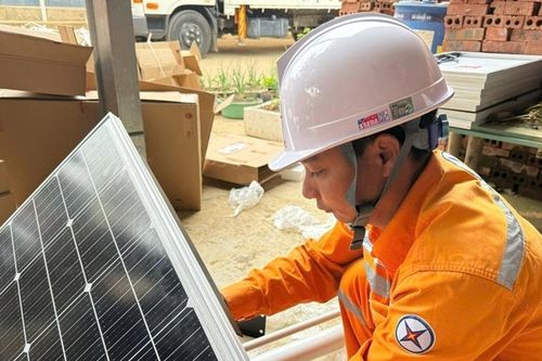 Kinh tế tăng trưởng cao, điện tiêu thụ tăng thấp: Sự 'lệch pha' hiếm thấy năm 2025