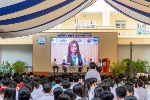 Thủ khoa sử dụng AI trong học tập như thế nào?