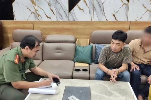 Mua USD giả về tiêu thụ để có tiền sử dụng ma túy