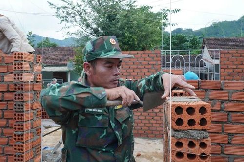 Thần tốc dựng mái ấm nơi rẻo cao Tây Trà