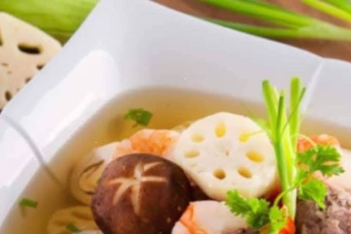 Củ sen tốt cho tiêu hóa, tim mạch nhưng 5 nhóm người cần lưu ý khi ăn