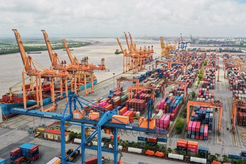 Việt Nam tăng trưởng top đầu thế giới, liệu có vượt Singapore, Thái Lan về quy mô kinh tế?