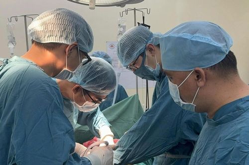 Thói quen kéo dài 30 năm khiến người đàn ông tiểu ra máu, phát hiện mắc ung thư