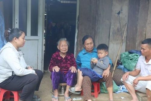 Những phận người còn ở tạm sau lũ, mong một cái Tết đủ đầy
