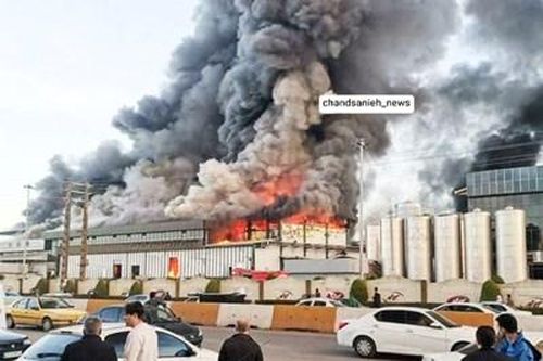 Video nhà máy sữa lớn nhất Iran bùng cháy dữ dội