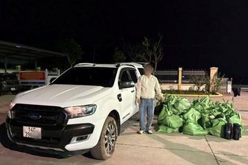 Bắt 2 vụ vận chuyển trái phép 'khí cười' số lượng lớn ngày đầu năm mới
