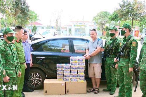 Tây Ninh: Bắt quả tang đối tượng vận chuyển số lượng lớn pháo lậu