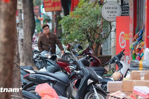 Vỉa hè ở Hà Nội ra sao sau gần 1 tháng 'ra quân' lập lại trật tự đô thị?