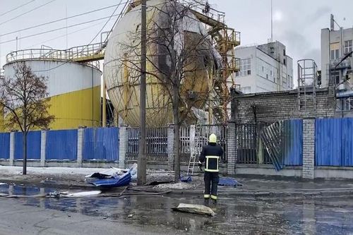 Ukraine chạy đua ngăn chặn 'thảm họa' sau khi nhà máy Mỹ bị 'UAV Nga' tấn công