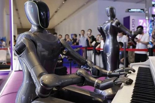 Ban nhạc Robot Trung Quốc 'cháy vé' dịp Tết: Cát-xê không kém sao hạng A