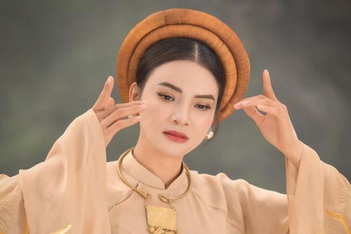 NSND Phạm Phương Thảo nhập viện, dàn sao Vbiz đồng loạt bày tỏ sự lo lắng