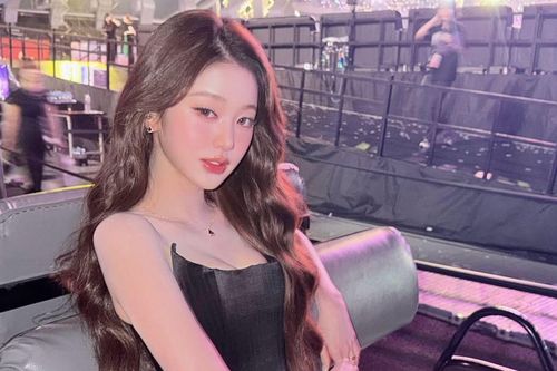 Jang Won Young (IVE) vướng tranh cãi