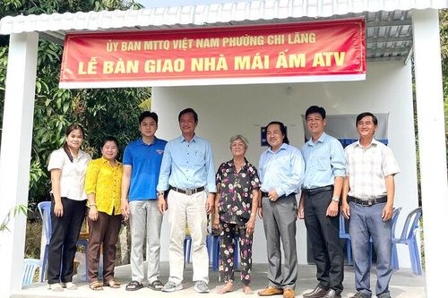 Trao tặng Mái ấm ATV ở phường Chi Lăng