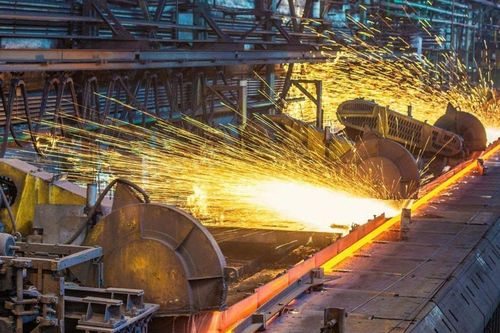 Giá thép hôm nay 6/1: Quặng sắt tăng mạnh, giá thép nội địa giữ mức ổn định