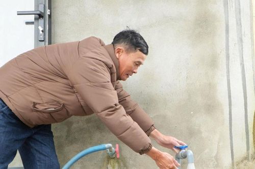 Đưa nước sạch về làng chài Tỉnh Thủy