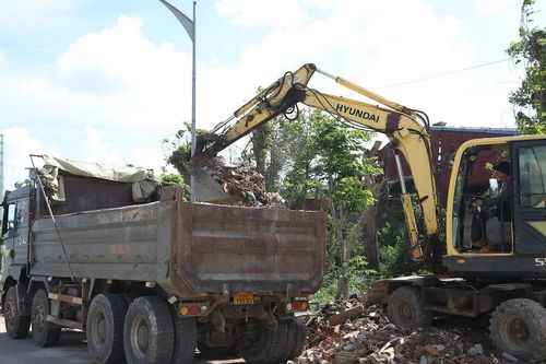 Gia Lai: Khắc phục tình trạng đổ rác thải tại khu vực đường mới ven sông Dinh