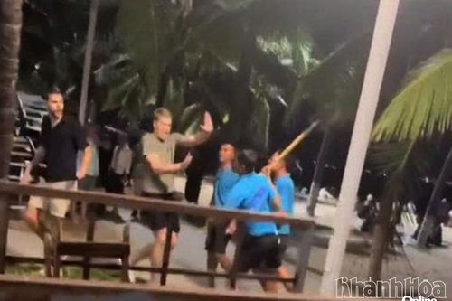 Đình chỉ quán bar Bluesea Beach sau vụ việc nhân viên cầm xẻng đe dọa du khách