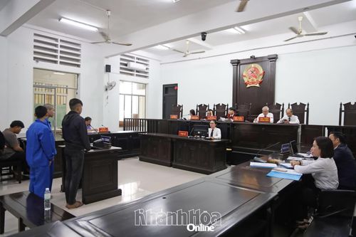 Đâm người, 3 thanh niên trẻ vào tù