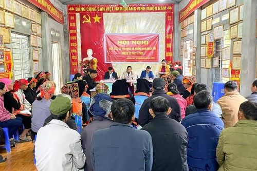 Đoàn Đại biểu HĐND xã Khổng Lào tiếp xúc cử tri tại 2 bản: Lèng Xuôi Chin, Séo Lẻn