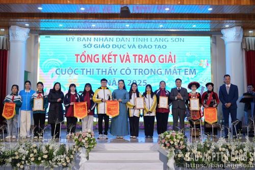 Trao 20 giải cuộc thi thầy cô trong mắt em năm 2025
