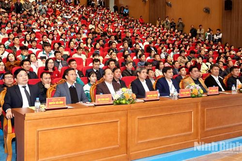 Khai mạc Cuộc thi Khoa học kỹ thuật và Ngày hội STEM học sinh trung học tỉnh Ninh Bình
