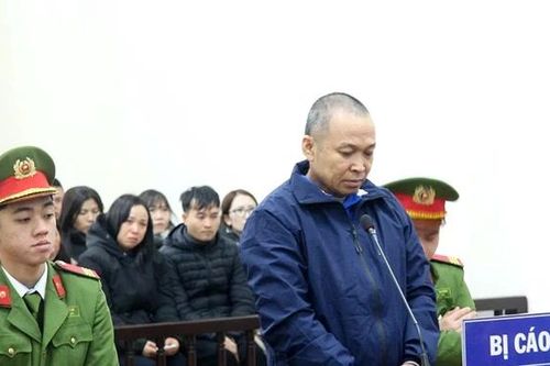 Lĩnh 10 năm tù vì dùng búa đánh em họ