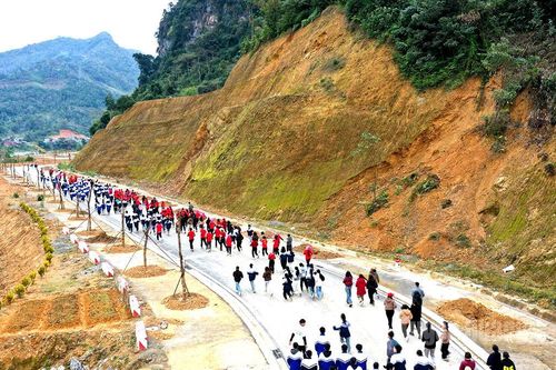 Hơn 1.000 vận động viên tham gia giải phong trào 'Bắc Mê – Bước chạy kết nối' chào mừng Đại hội đại biểu toàn quốc lần thứ XIV của Đảng