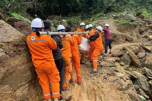 Tập đoàn Điện lực Việt Nam xóa 'vùng lõm' điện, sóng tại 129 thôn, bản