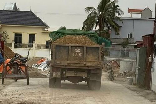 Hải Phòng: Xử lý nhiều phương tiện chở vật liệu vi phạm quy định về môi trường