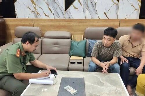 Đà Nẵng bắt 2 đối tượng tàng trữ, lưu hành ngoại tệ giả