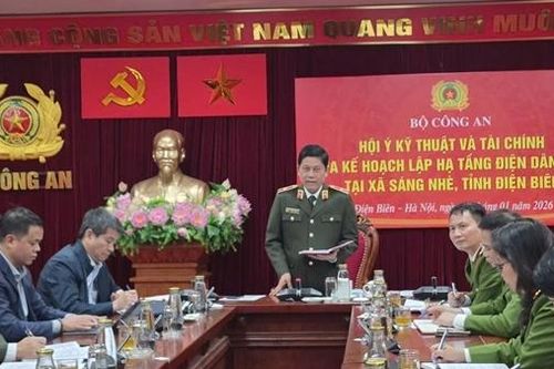 Bộ Công an đưa điện về với bà con vùng biên giới xã Sáng Nhè