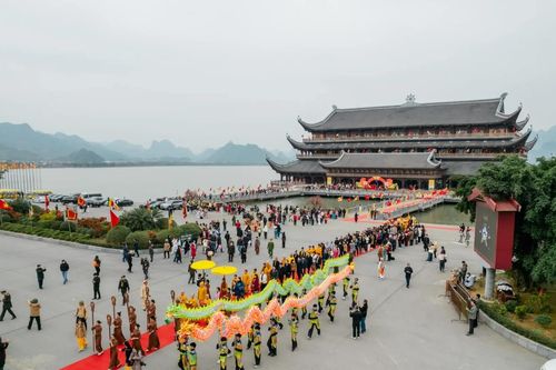 Tết Dương lịch 2026: Du lịch di sản, tâm linh hút khách